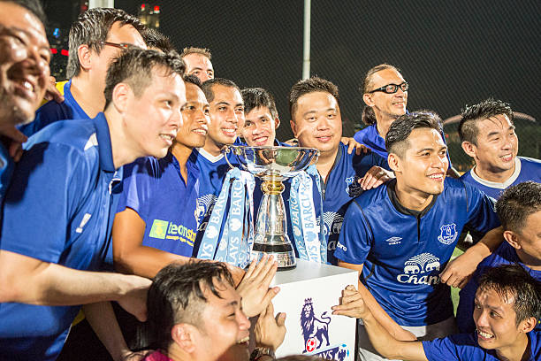 然与足球毫 然与足球毫